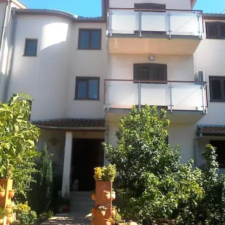 Cozy And Quiet Kercan With Free Bike Use Appartamento Rovigno